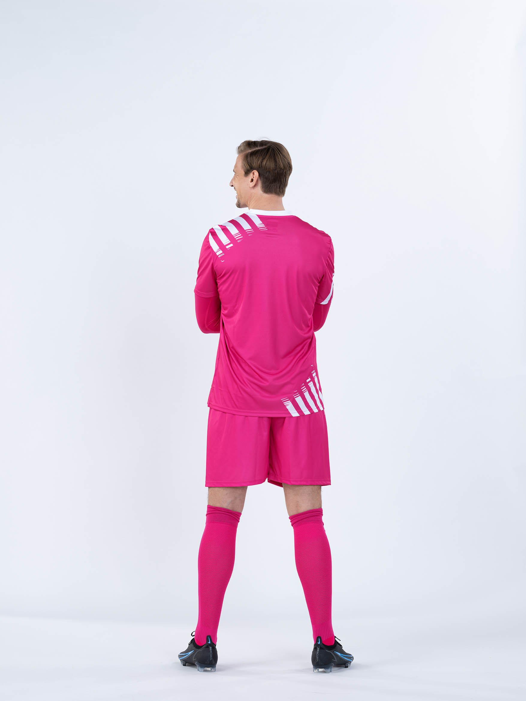 BWT One Fußballtrikot Rückseite inkl. T-Shirt, Short und Stutzen in magenta